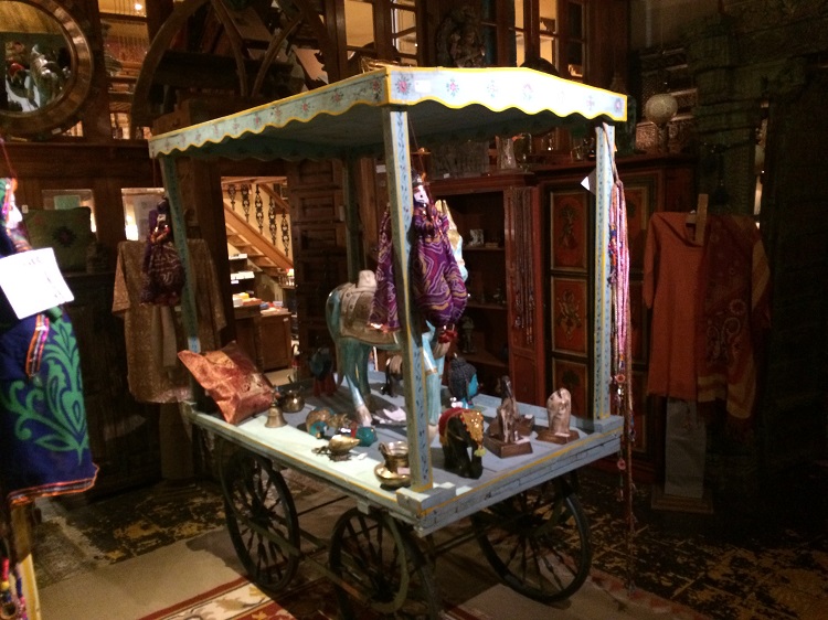 ( Meubles indiens )