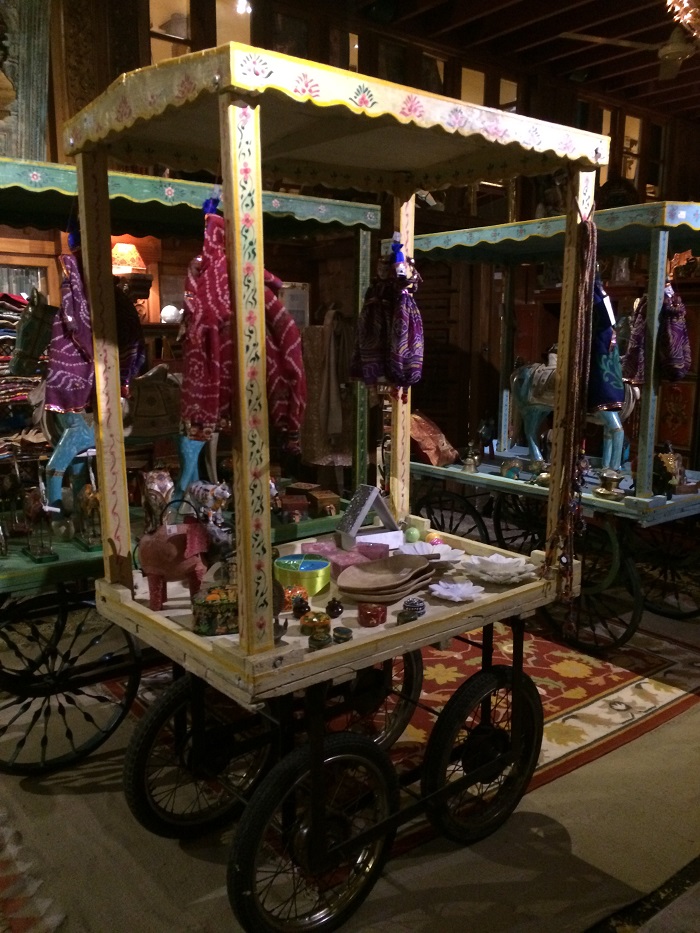 ( Meubles indiens )