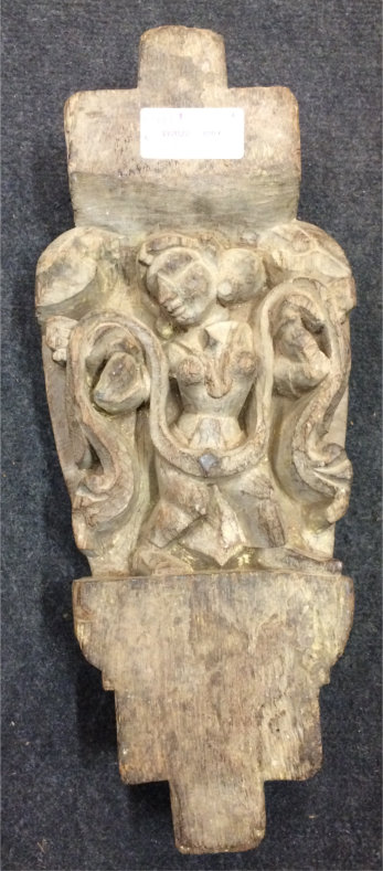 Panneau en bois, char ancien: jeune fille à l'écharpe: 40x16 cm