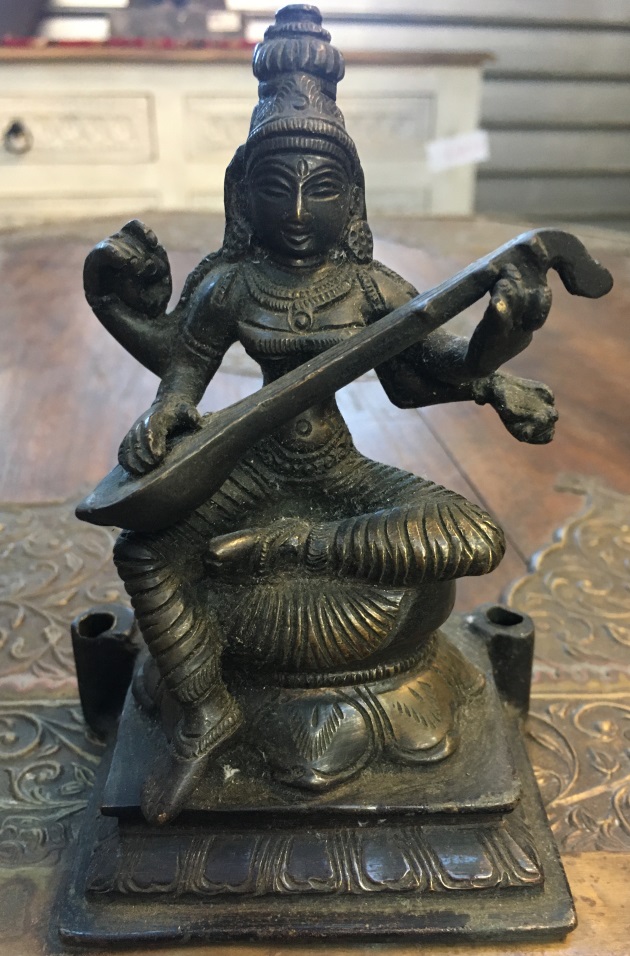 Sarasvati en métal, 20cm