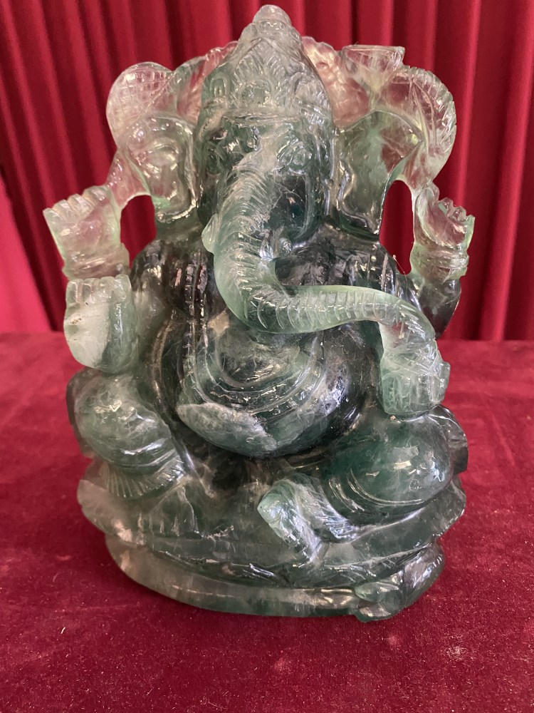 Ganesh assis, pierre-cristal vert, 17,5cm