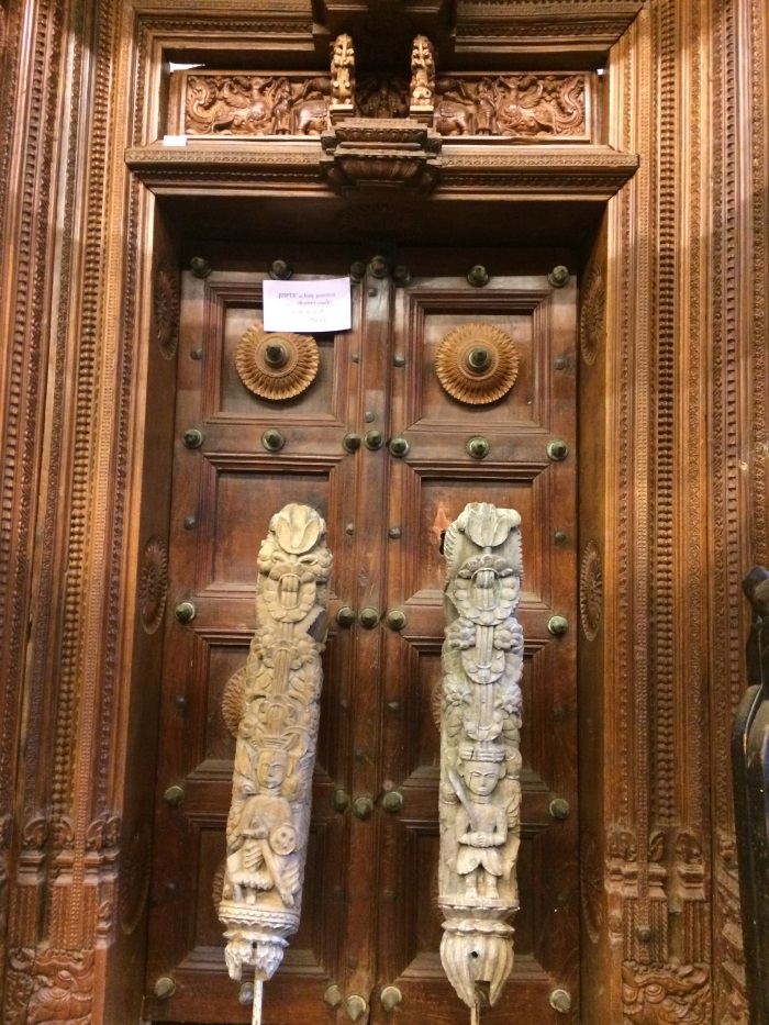 Porte ancienne en bois/teck sculpté, Chettinad, 250x154cm