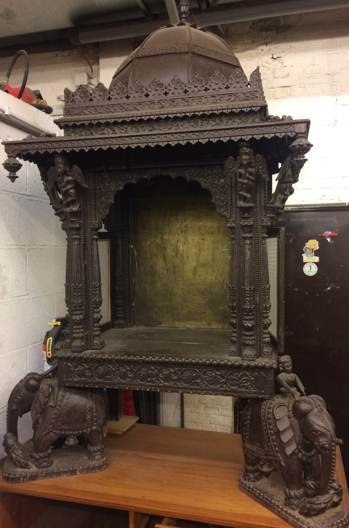 Temple/mandapam en bois, 145x93x60 cm