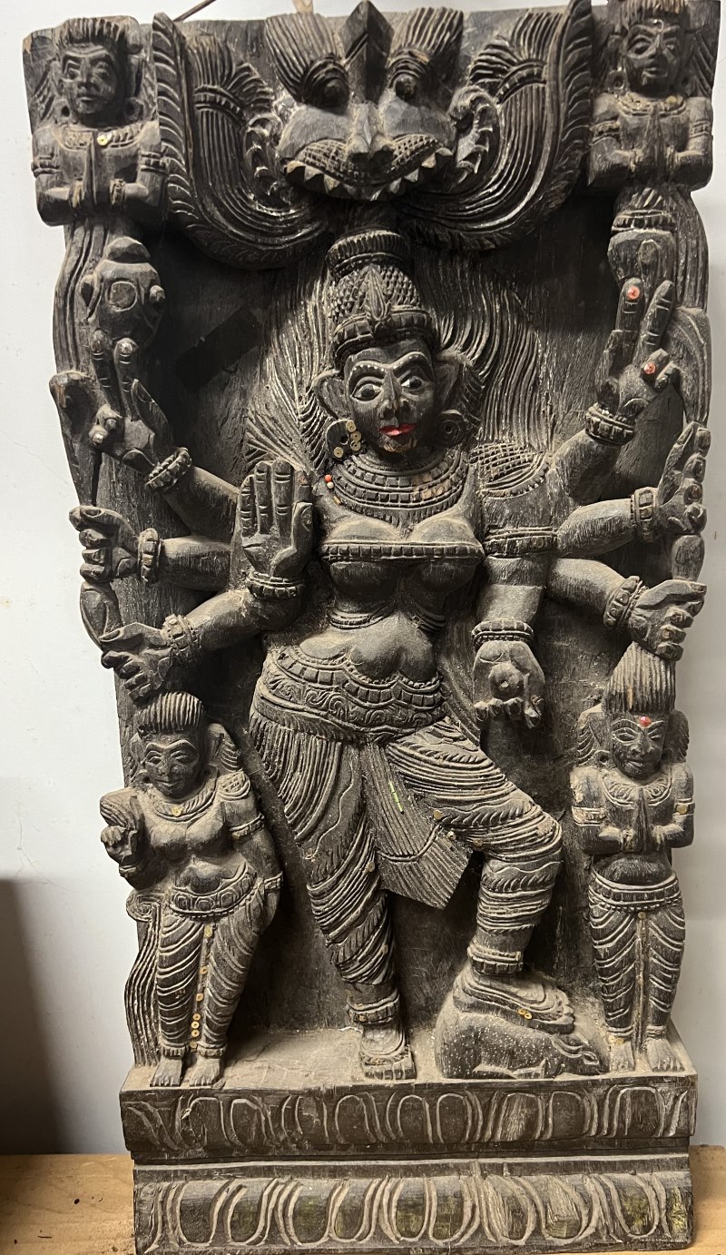 Panneau en bois ancien: Durga sur Mahisha, 30x70 cm