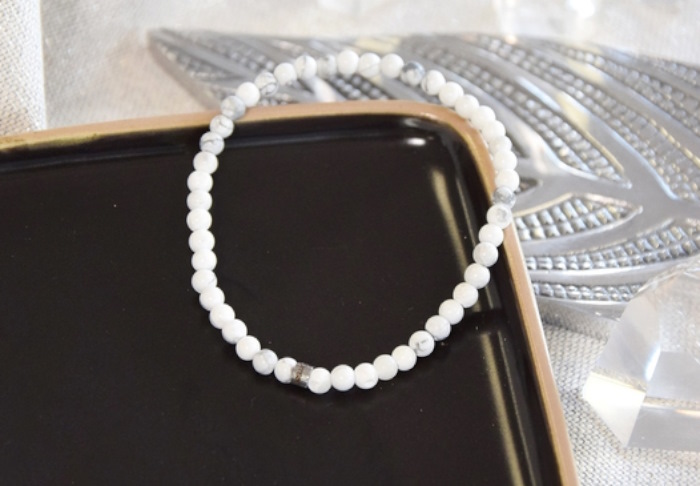 Bracelet Magnésite Perles rondes 4 mm