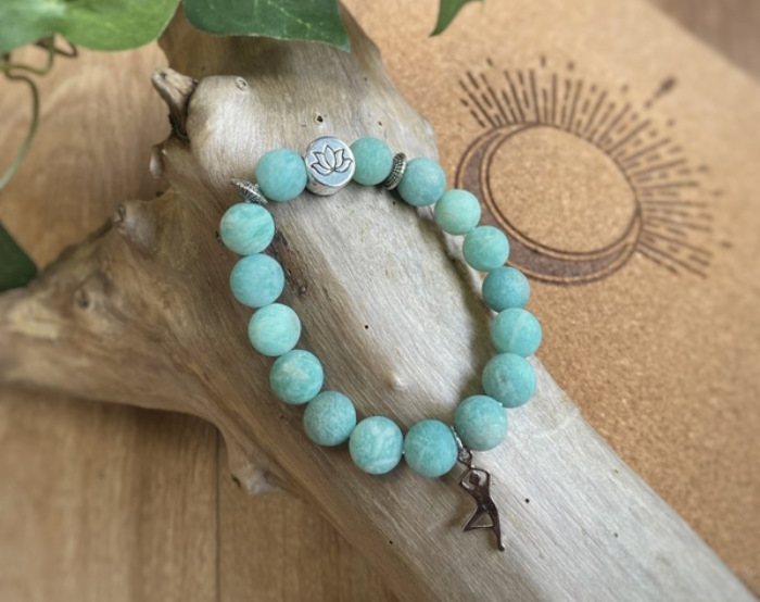 Bracelet Amazonite Perles rondes 10 mm Breloque Yoga Arbre
