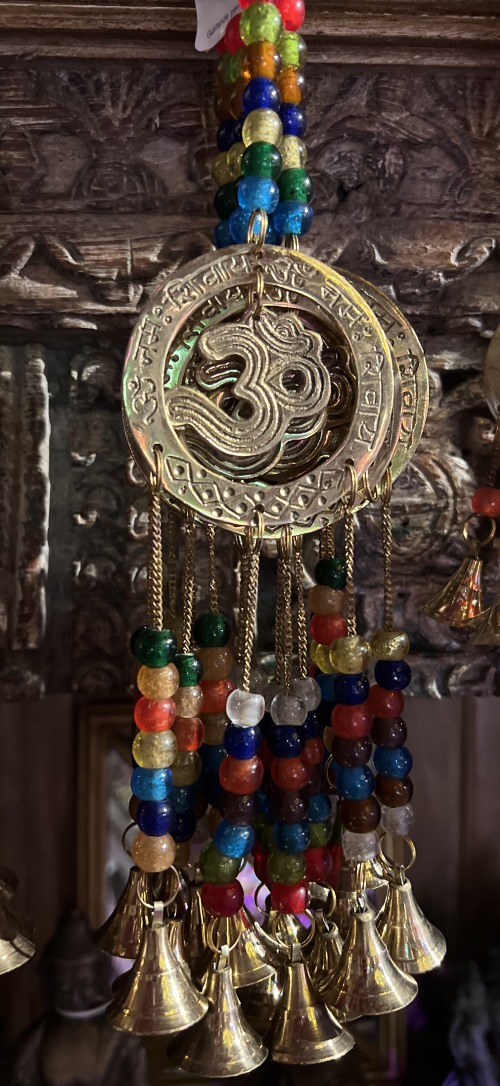 Guirlande perles clochettes: OM dans cercle, 30cm