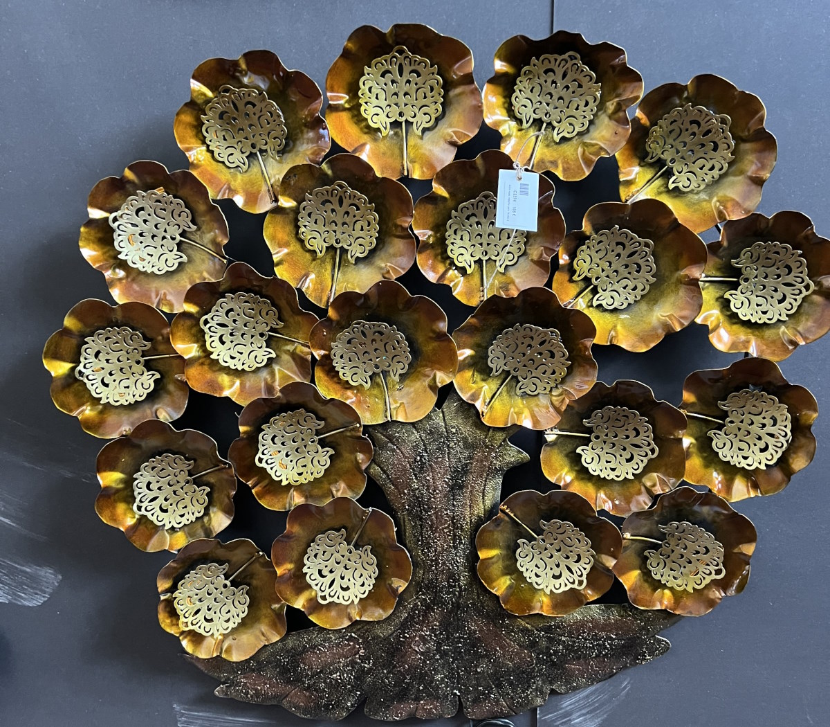 Arbre mural, metal / fer peint, feuilles dorées sur fond brun, 80x86 cm