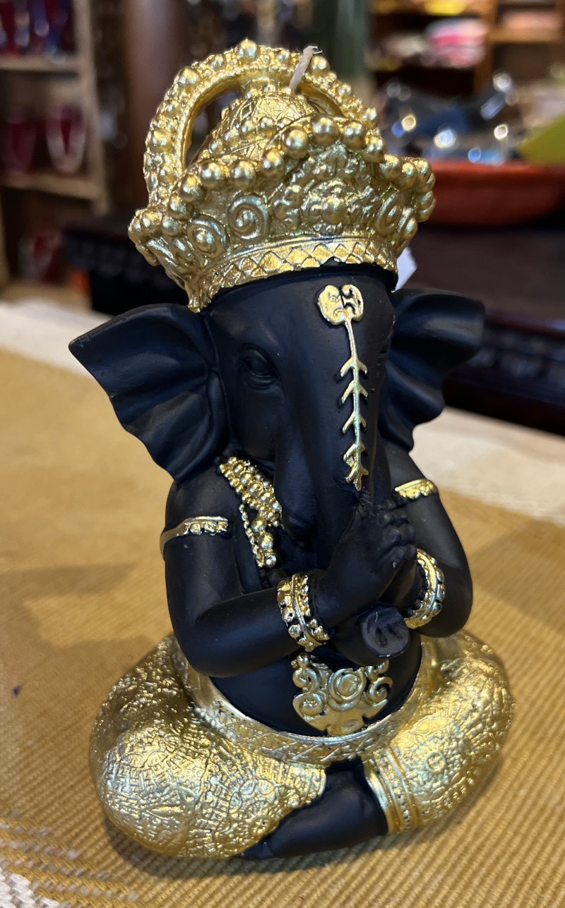 Statuette Ganesh en prière 17 cm en résine - doré [DG]
