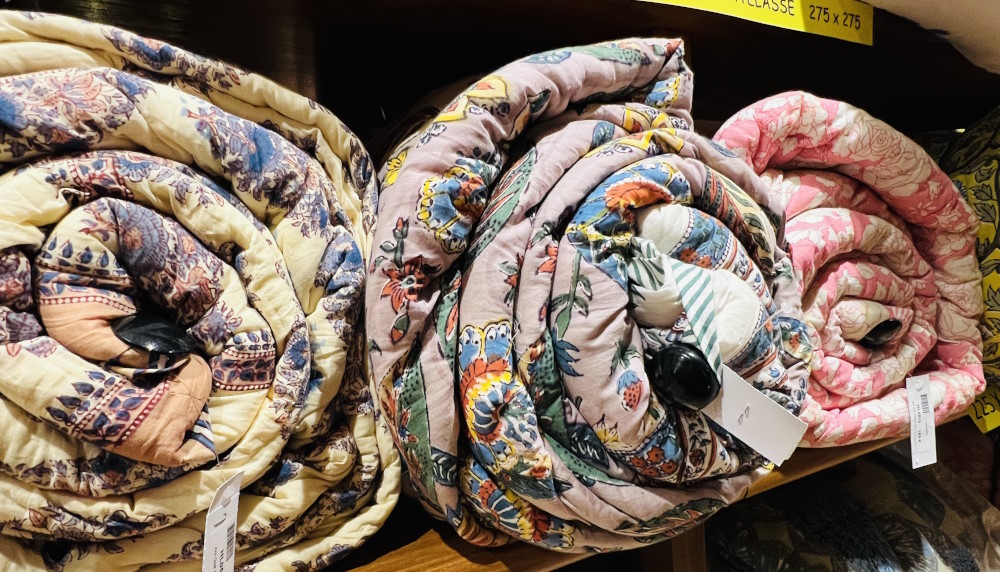 KHI Quilt Double 225 x 275 approx. couvre lit