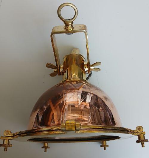 Lampe de bateau en laiton 28x32