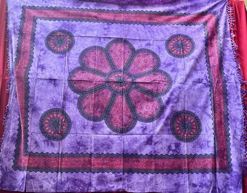 mandala geant grande fleur entouree 4 pts fleurs