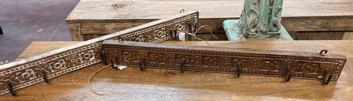 Porte manteau bois sculpt&eacute;, 6 crochets