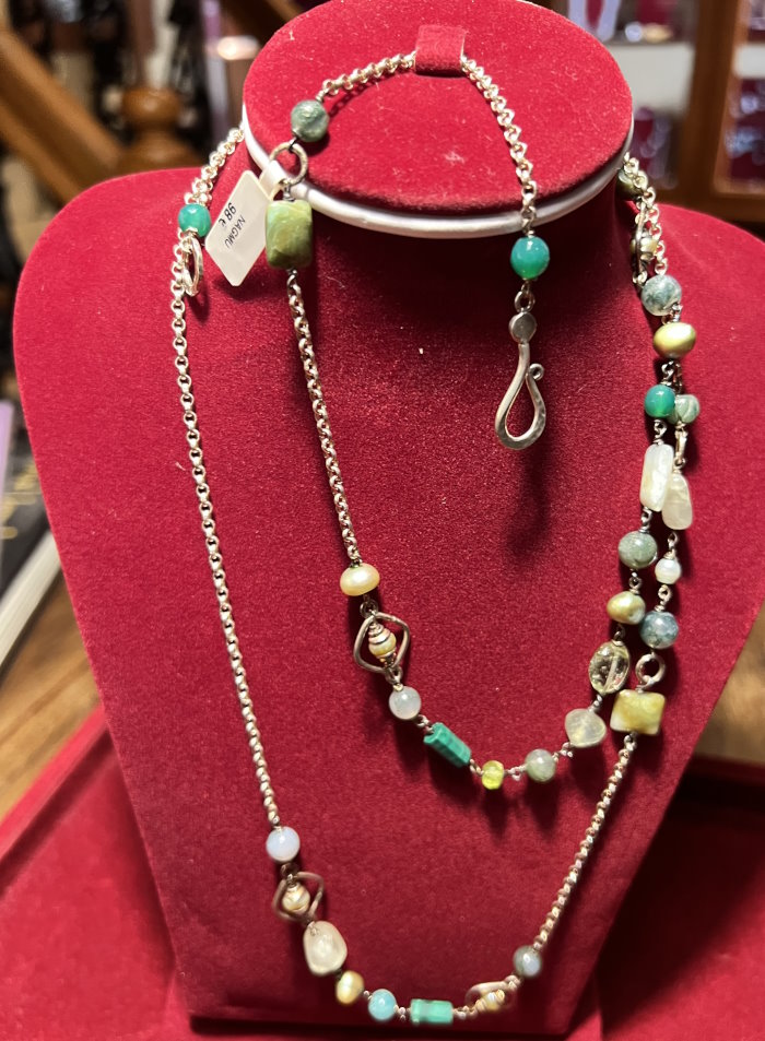 Collier argent et pierres