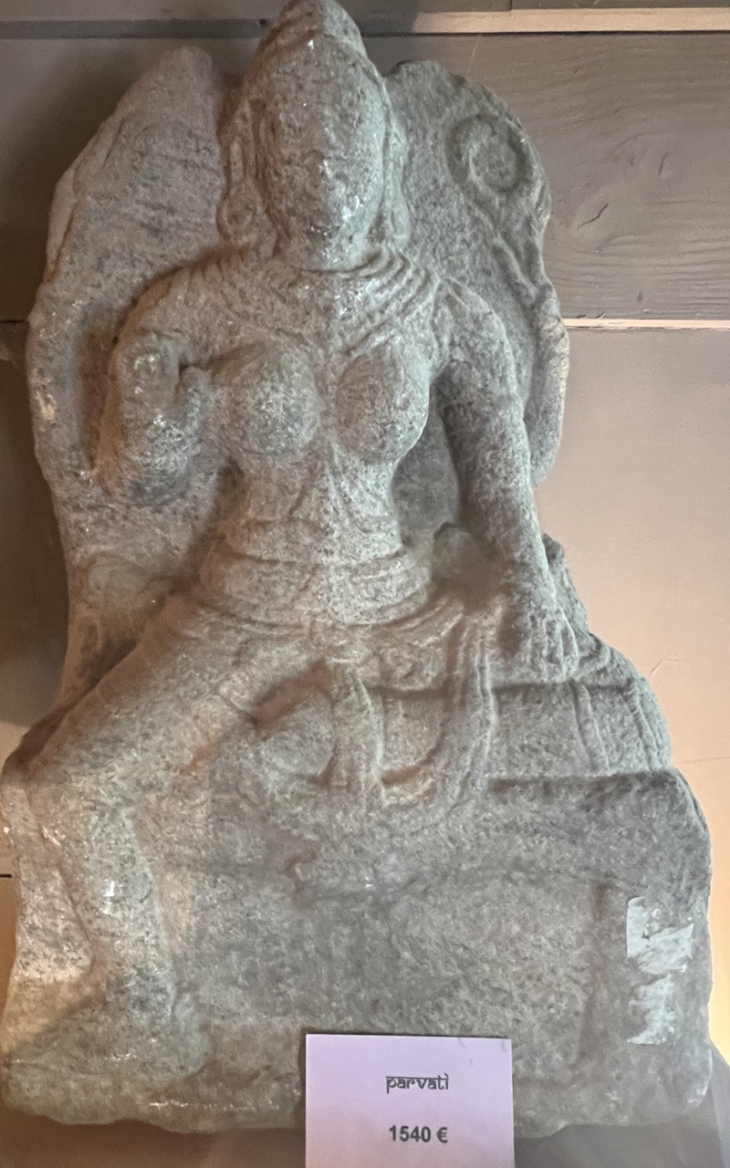 Parvati ancienne en pierre, 55cm