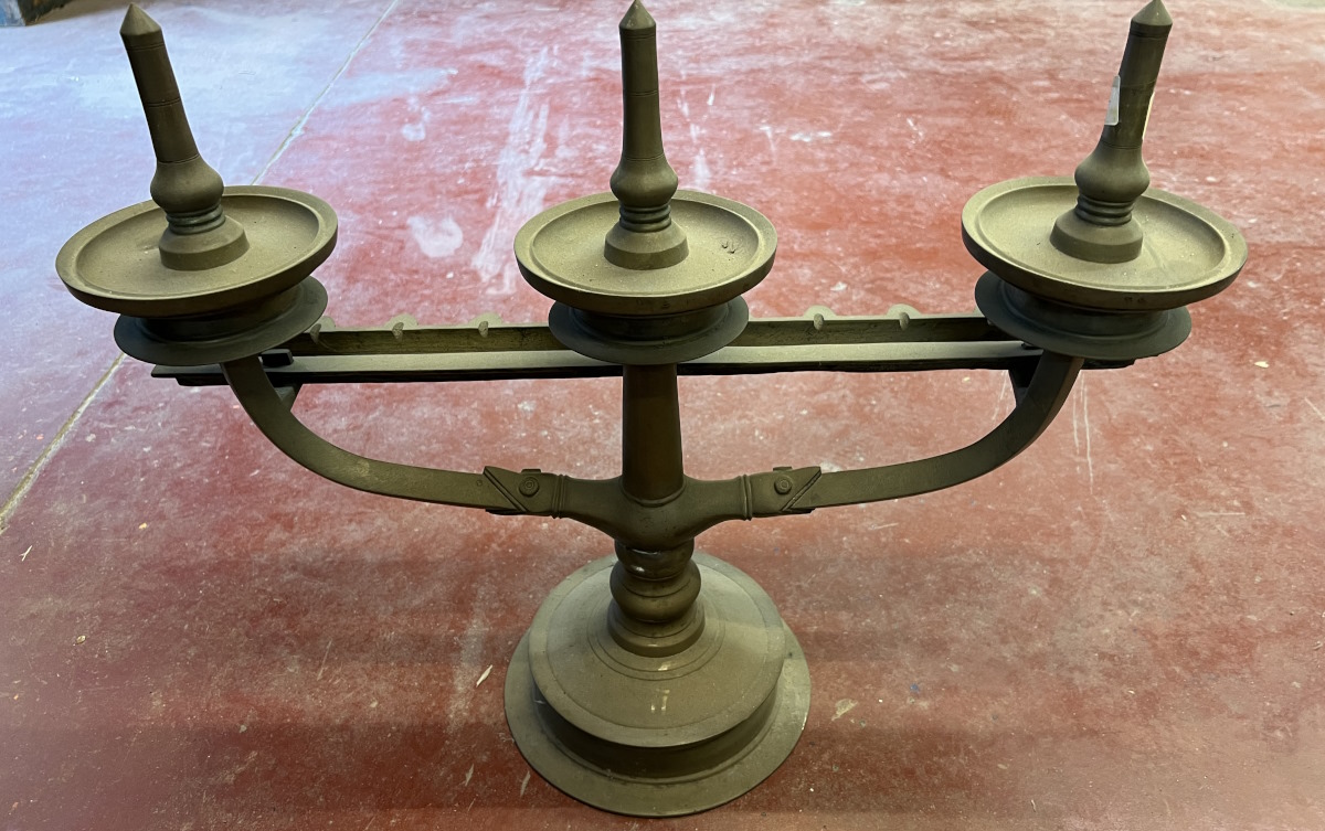 Lampe &agrave; huile ancienne du K&eacute;rala, &agrave; 3 branches, 52x67 cm