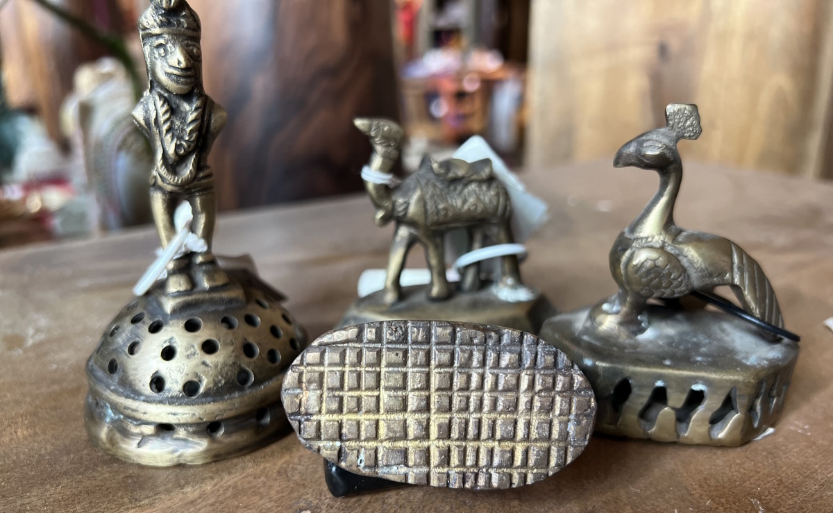 Gratte-pieds traditionnels, metal, 9-12cm