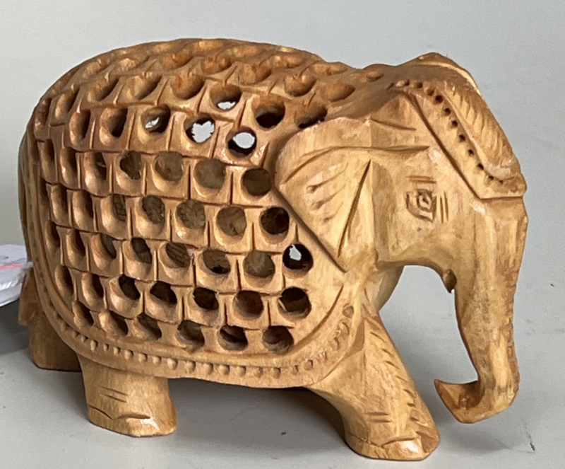 Elephant bois ajoure, bb, 8x10cm