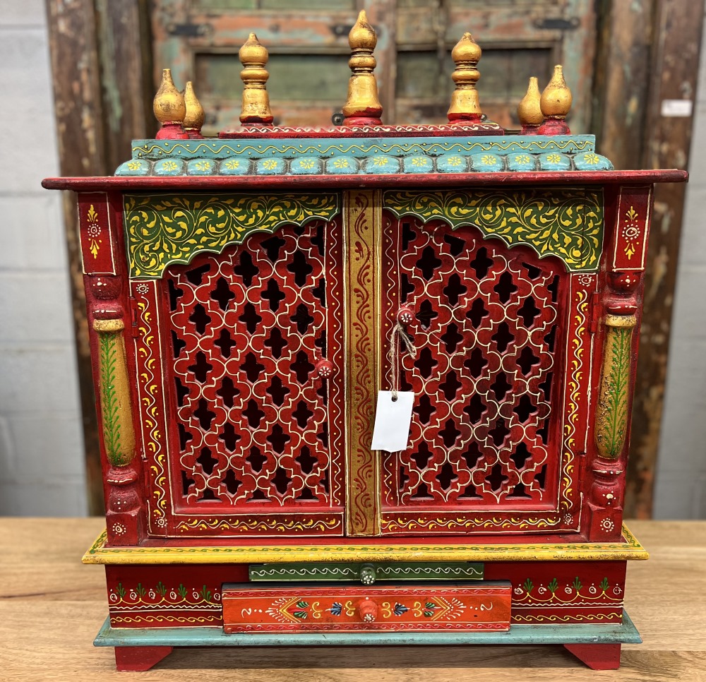Temple / mandapam, bois peint rouge, 58x45x30cm