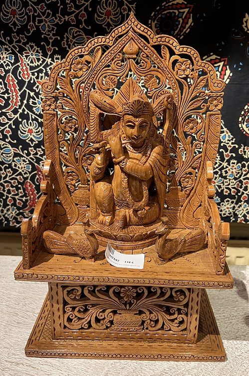 Murugan sur trone bois natuel ajoure verni, 37,5x23 cm