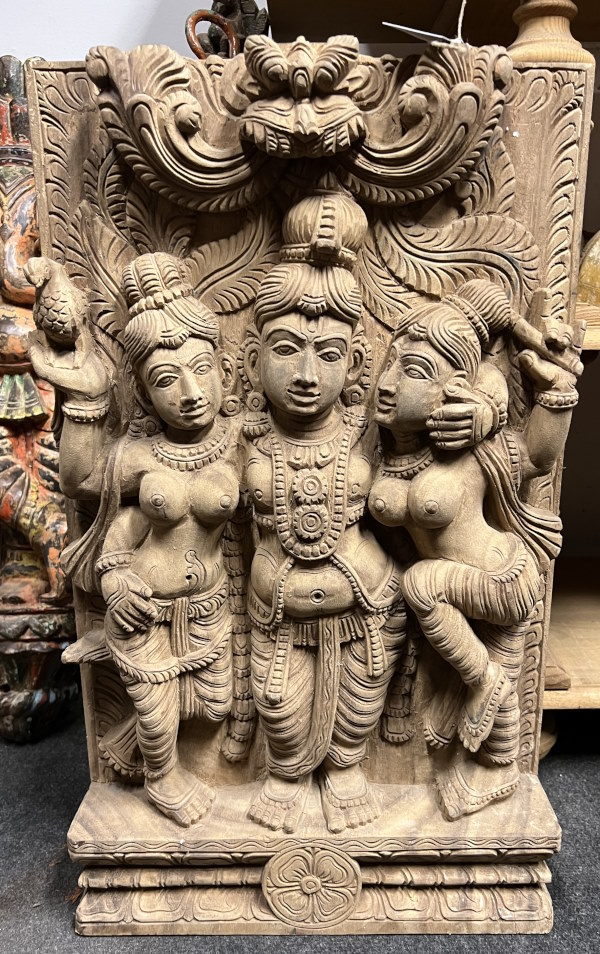 Krishna et 2 gopis, panneau bois, 62,5x37,5 cm