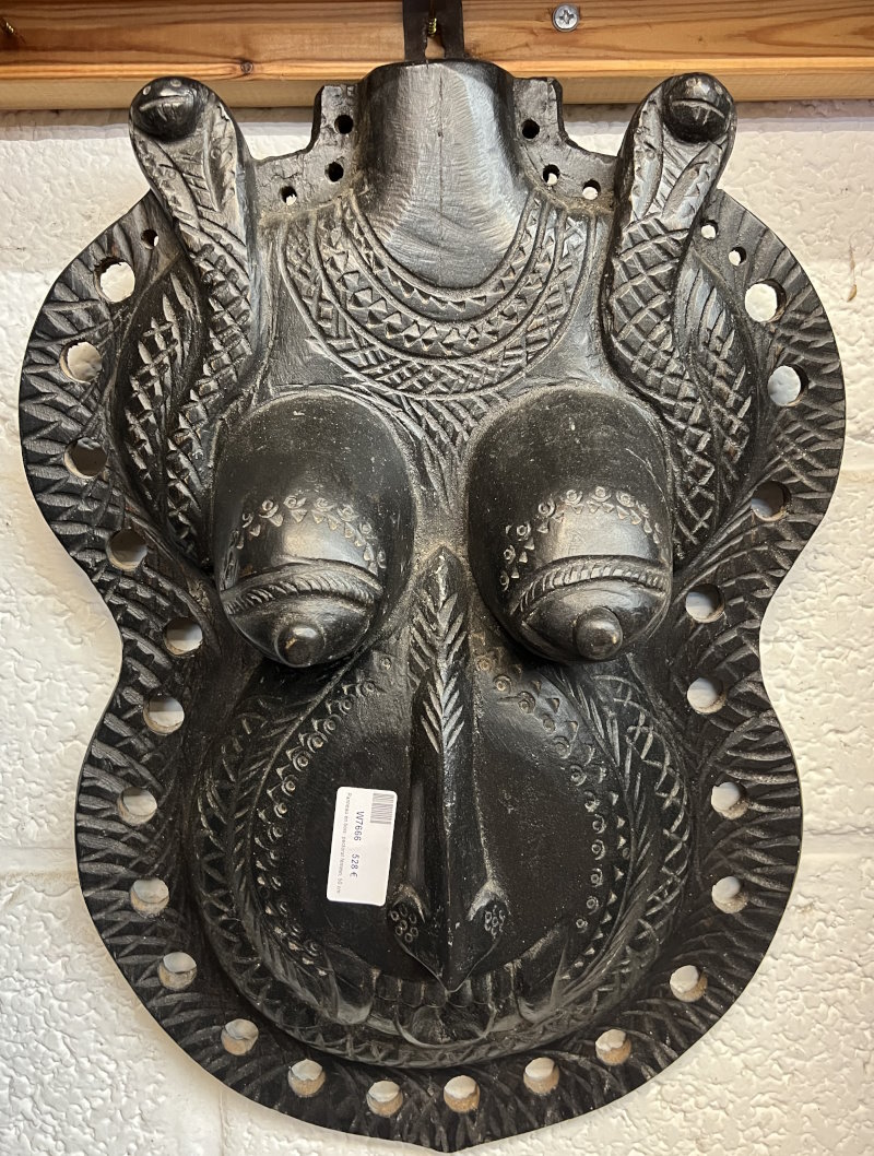 Bhuta masque de corps rituel / Devi en bois, 50 cm