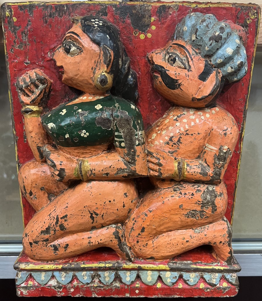 Panneau bois peint: scène erotique, 34x27 cm