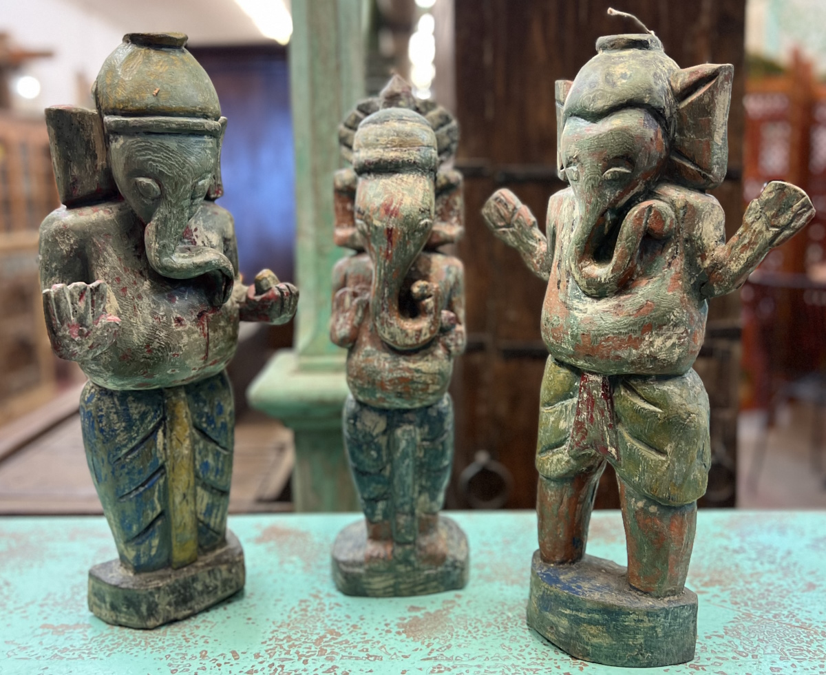 Ganesh (tribal) en bois peint, 48-51cm