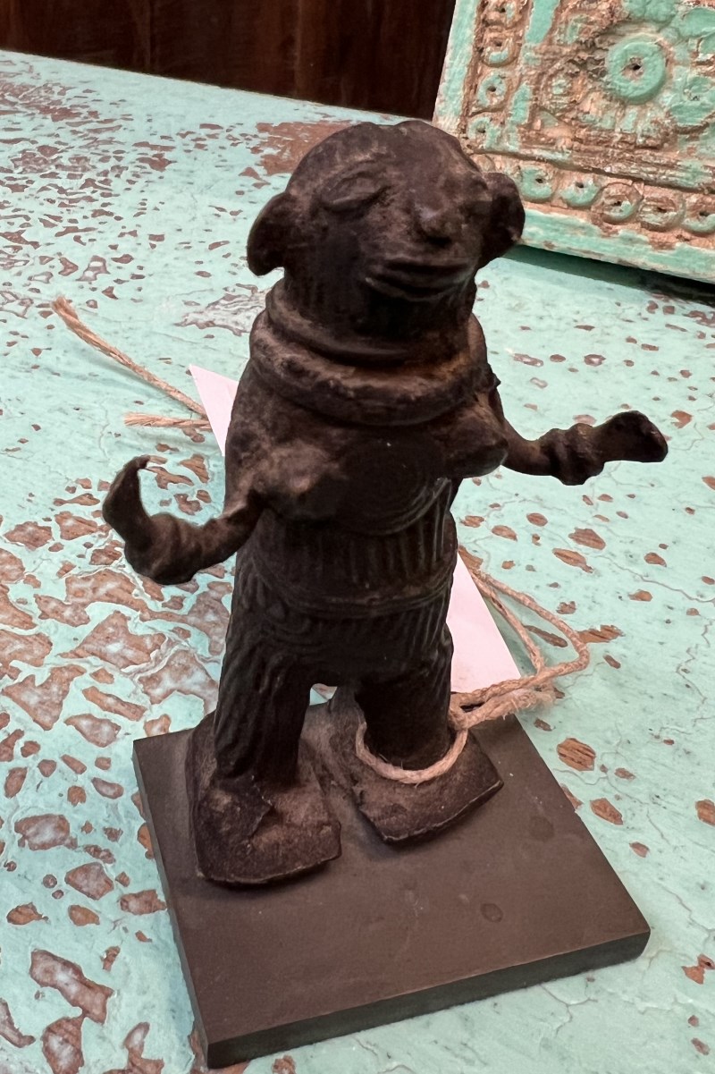 Femme tribale métal, 9 cm