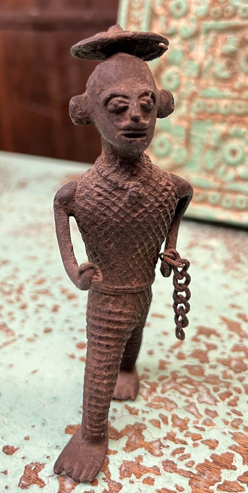 Homme / chapeau tribal, métal, 13 cm