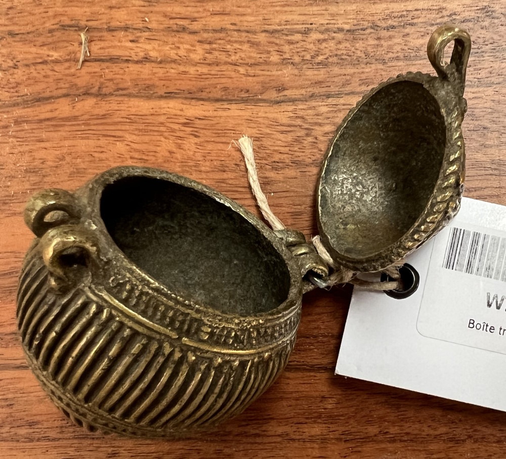 Boîte tribale en métal, 7,5 cm