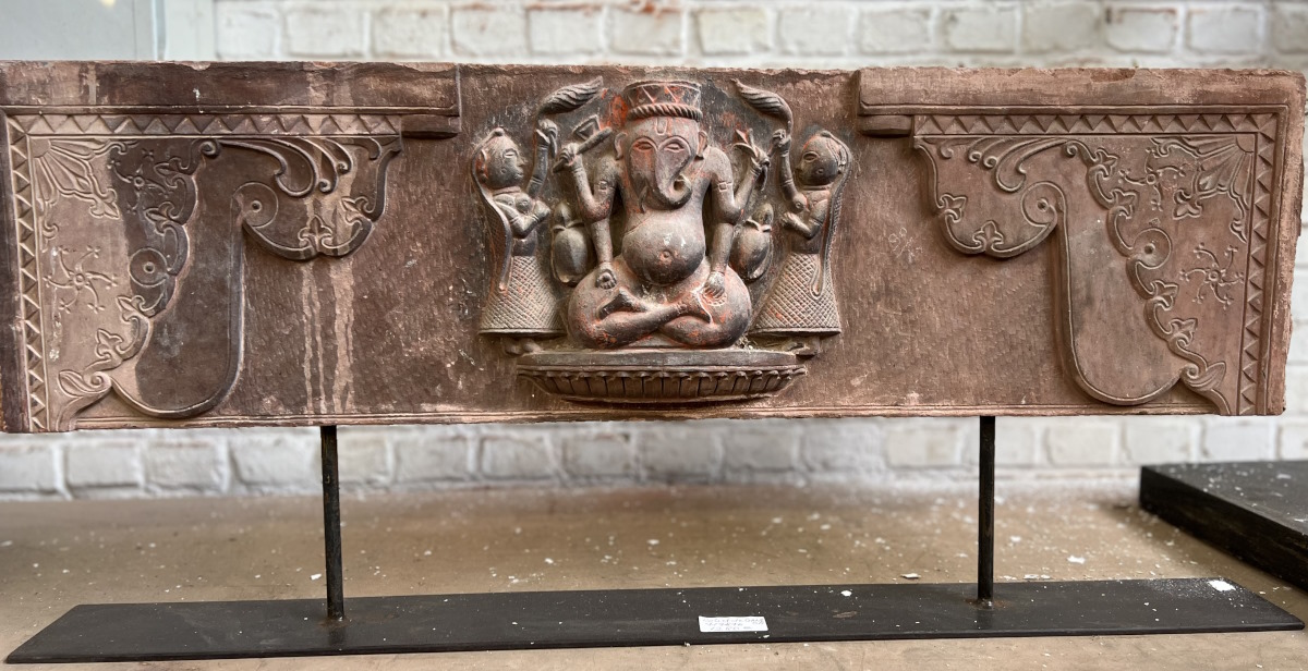 Panneau en pierre relief Ganesh / 2 orantes