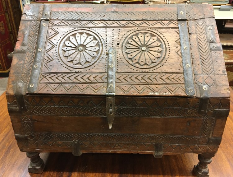 Coffre tribal 43/29/37 ancien
