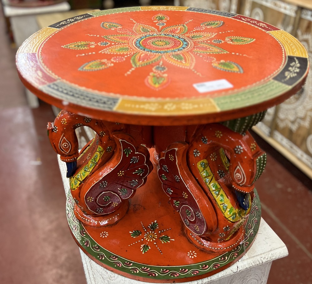 Table peinte H 39 diam.50