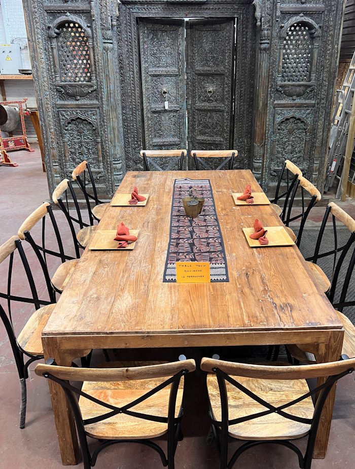 Table ancienne en teck 12 personnes - 240 x 220 x 74