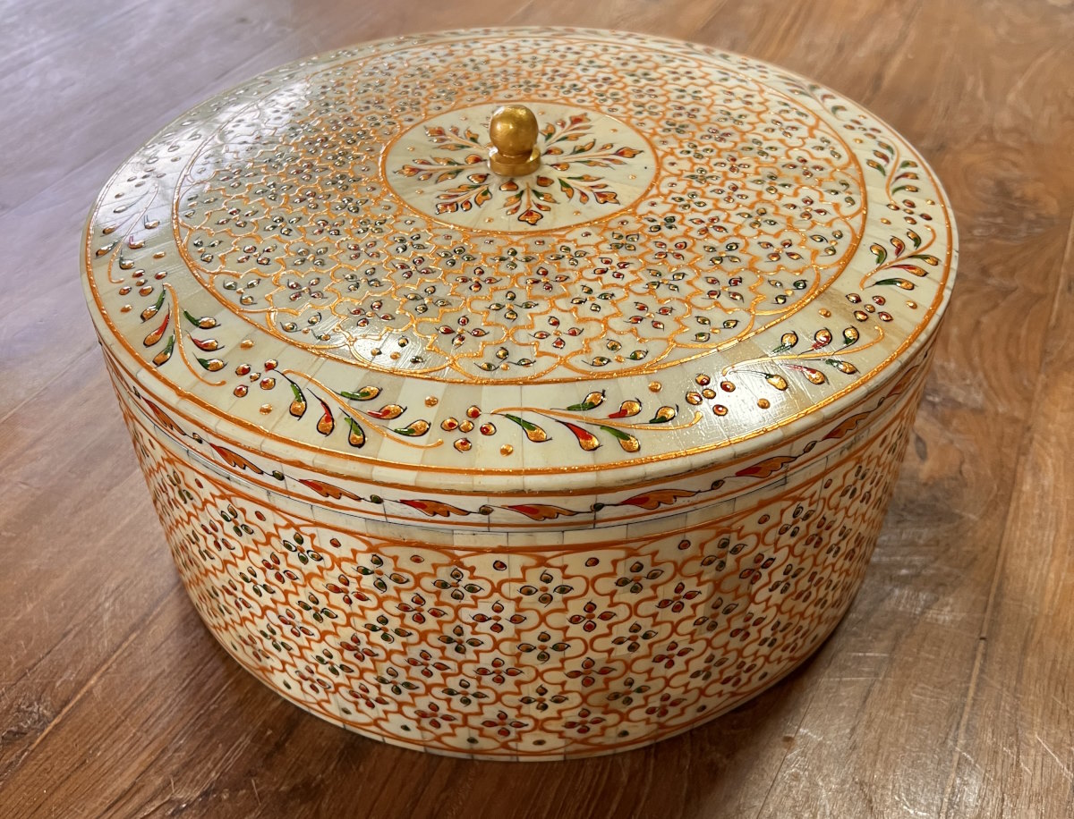 coffret incrusté d'os en manguier