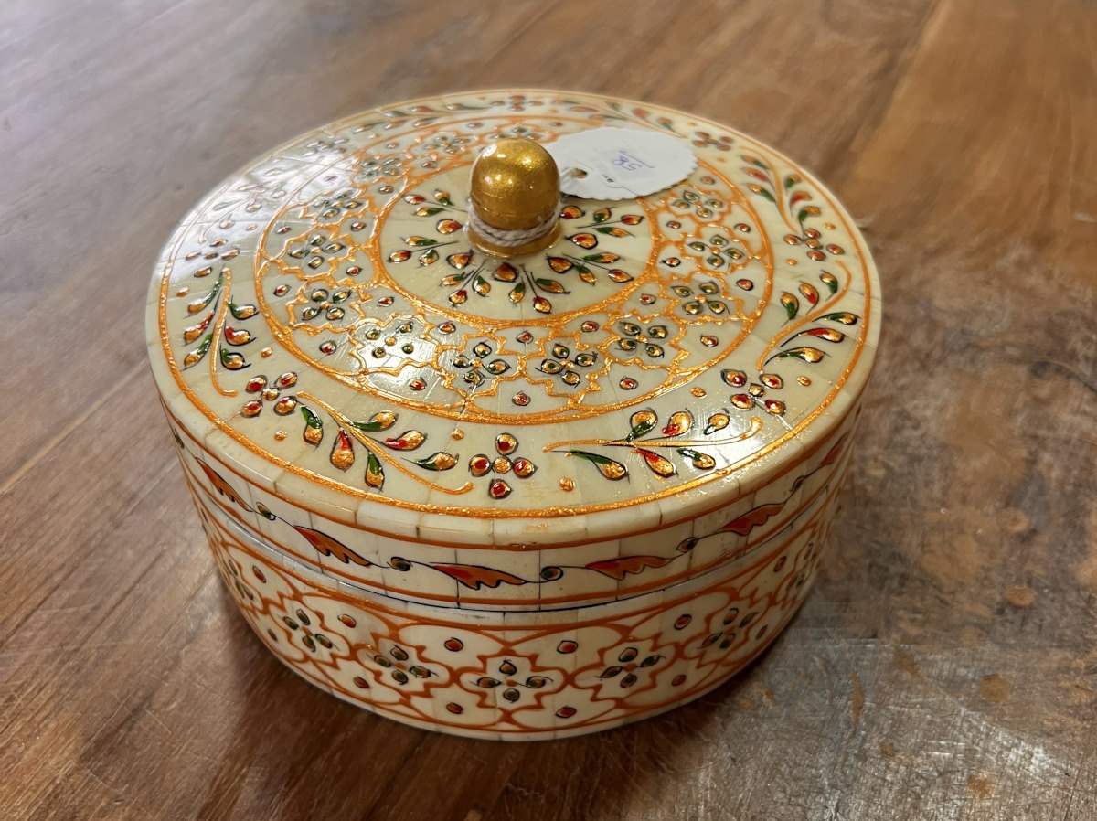 coffret incrusté d'os en manguier