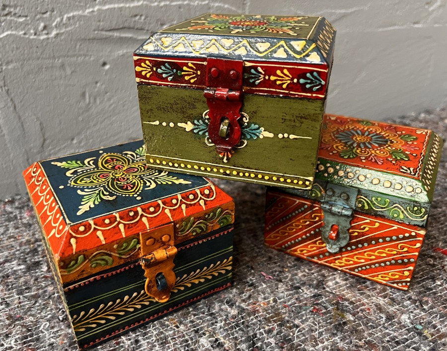 petite boite colorée