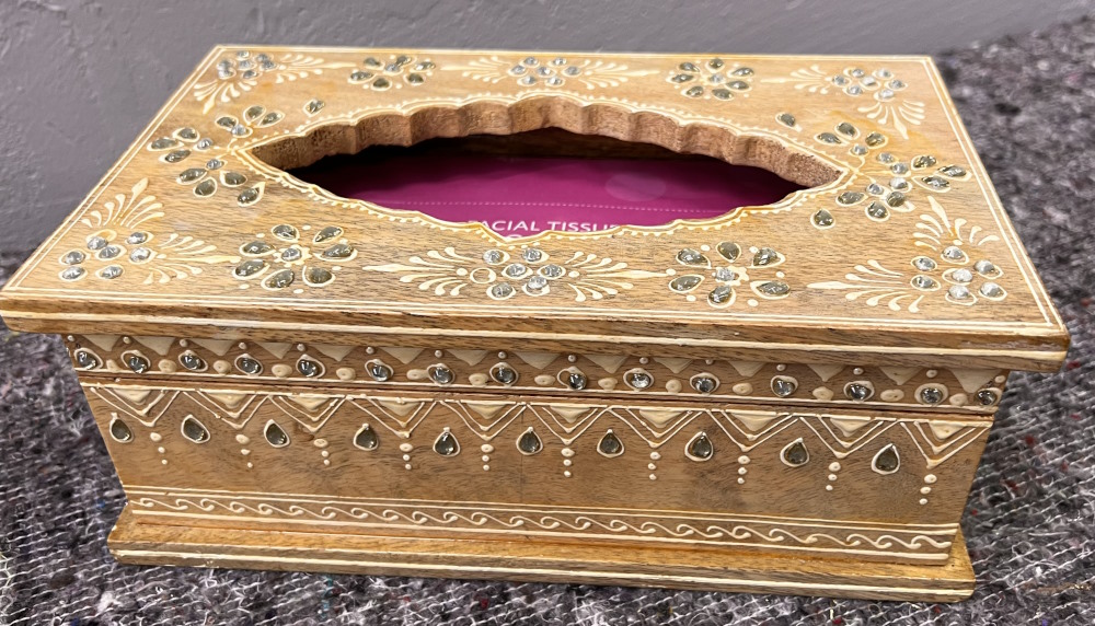 boite à mouchoirs incrusté de pierre