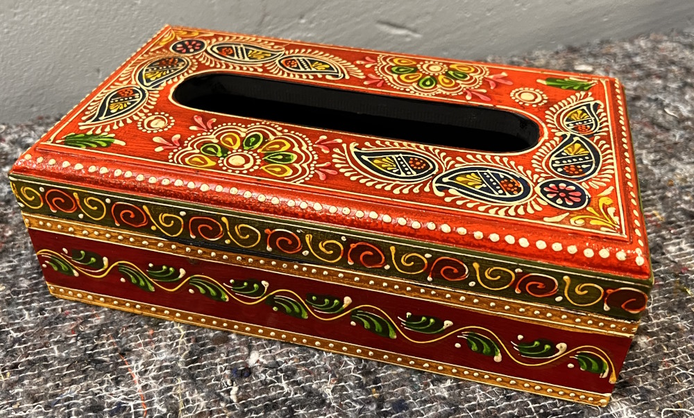 boite à mouchoirs en bois peint