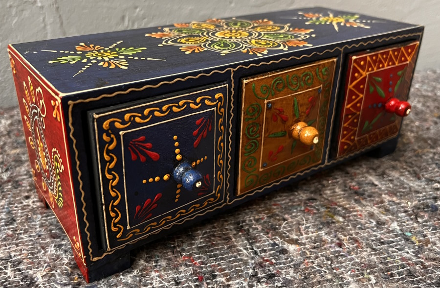 petite armoire en bois peint 3 tiroirs