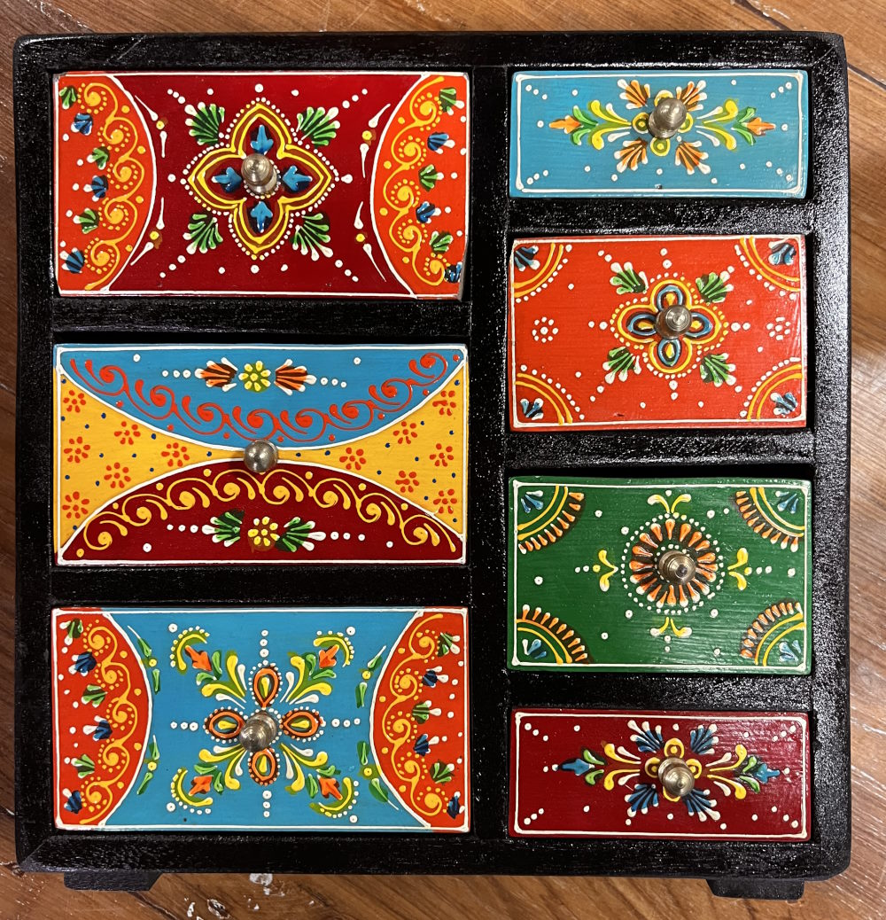 petite armoire en bois peint 7 tiroirs