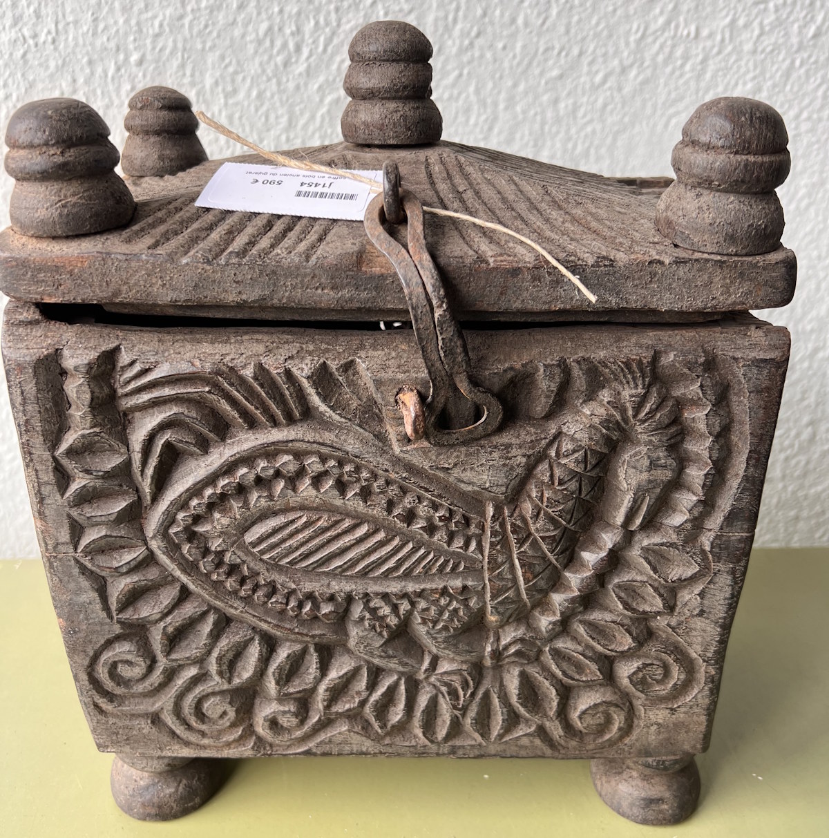 coffre en bois ancien du gujarat 25/25/25