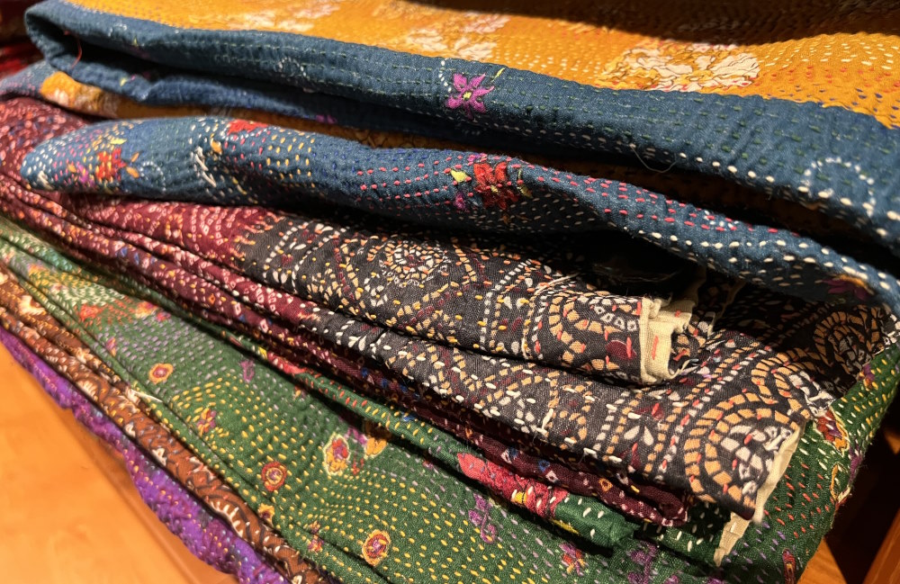 Gudri jet&eacute; de canap&eacute; approx 210x210 cm