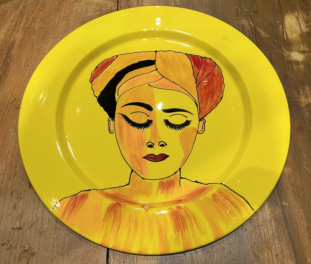 assiette metal colore