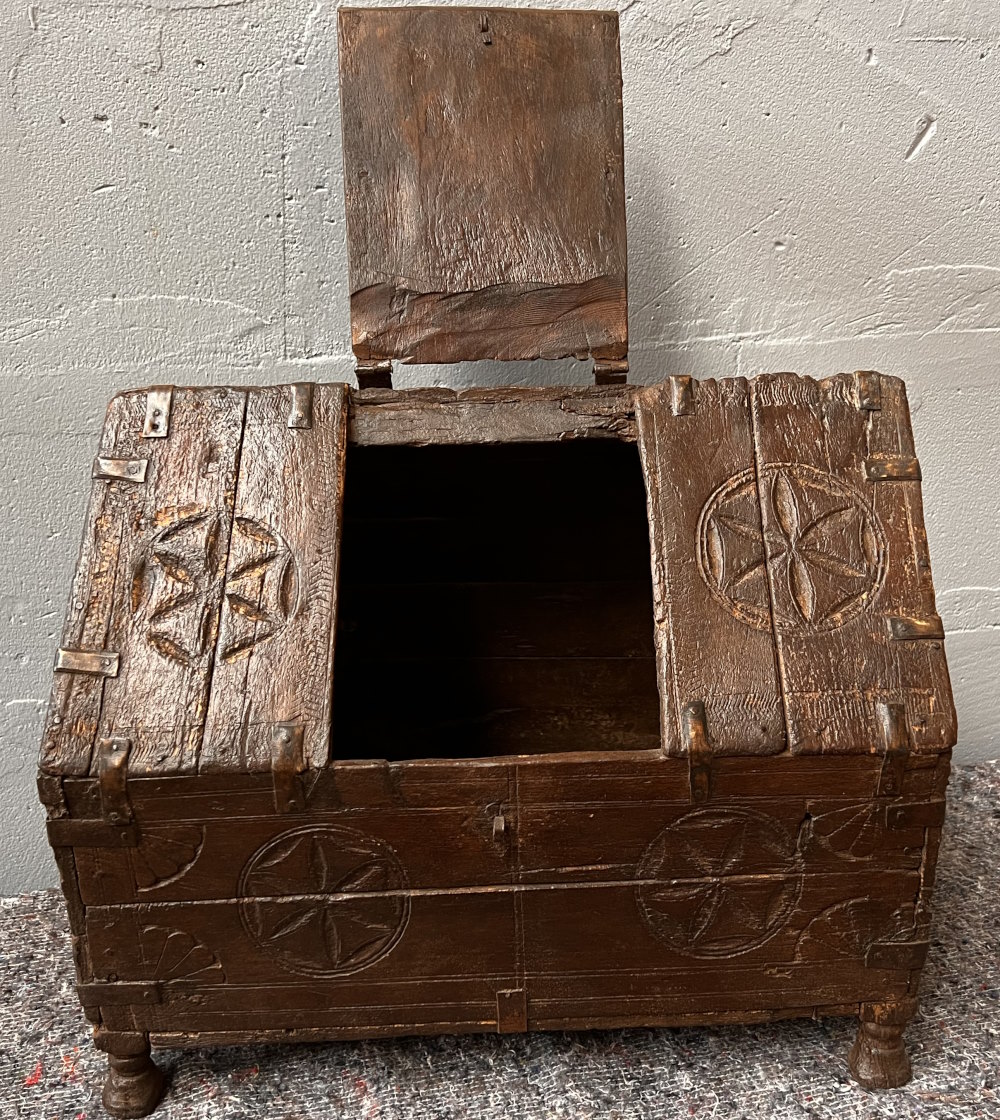 coffret dot ancien Gujarat approx 40X35