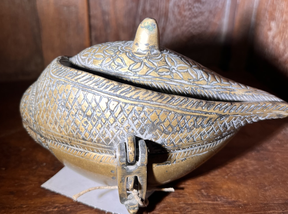 tirelire antique laiton massif poisson