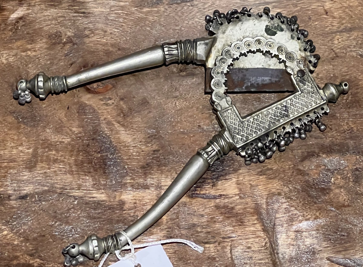 casse noix ancien plaque argent