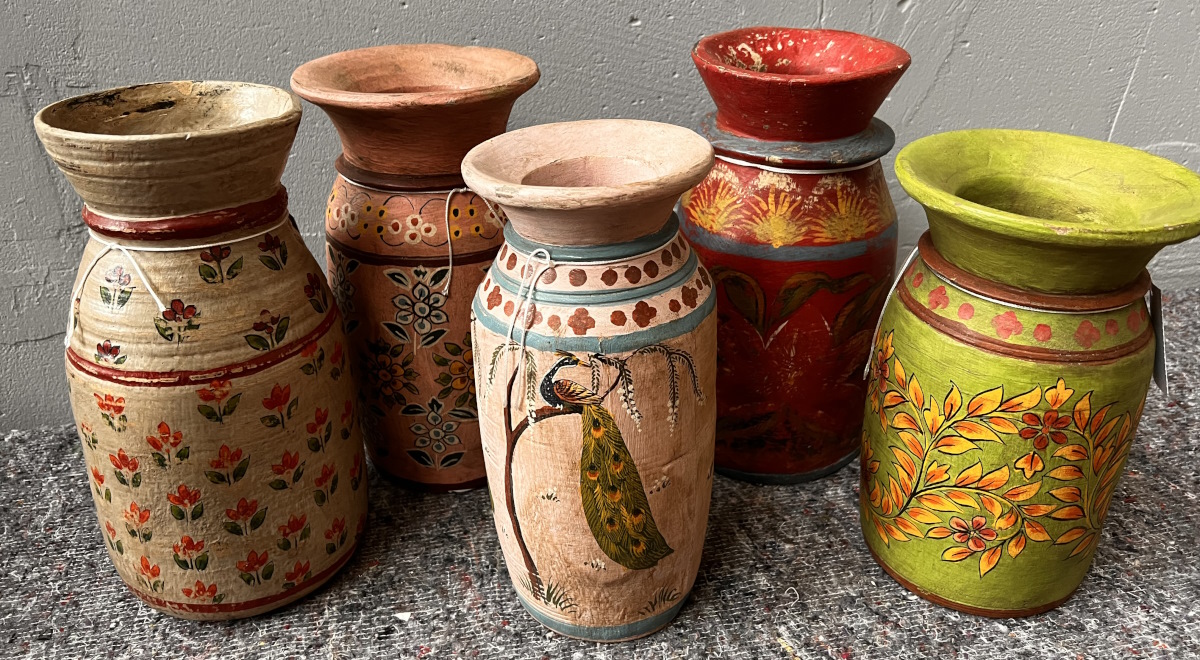 jarre  /  pot bois peint