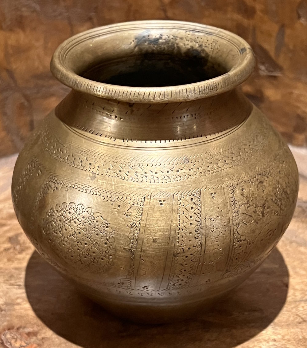 Pot ancien laiton massif
